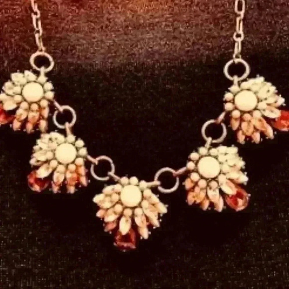 UNIQUE FLOWER NECKLACE  - ADJUSTABLE - Picture 1 of 5